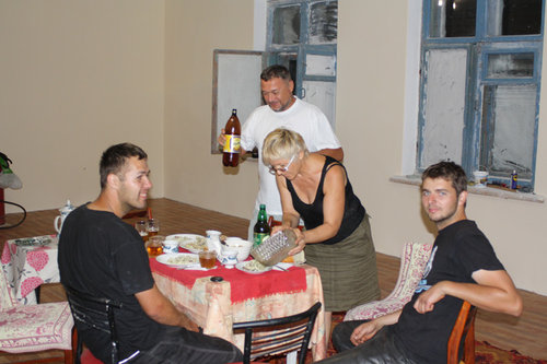  Výdatná večera a príjemné posedenie u Vitaliho v Sevastopole