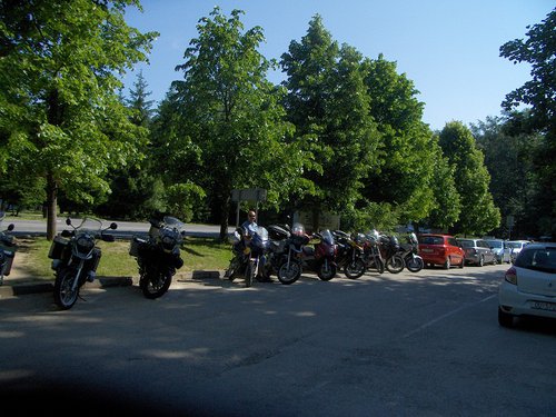  motorky parkujú na Plitviciach zadara