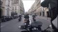 Ako skútrista parížskych motopolicajtov potrápil